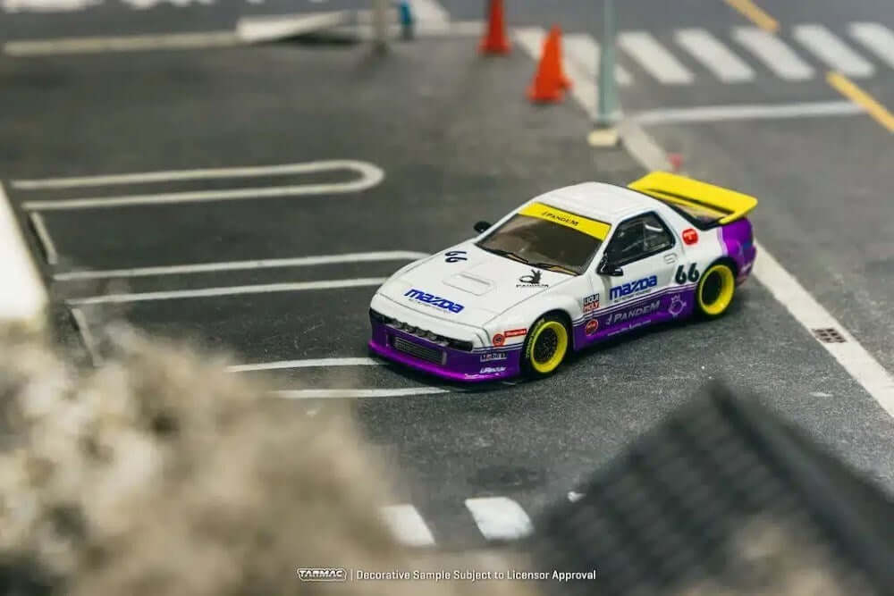 Tarmac Pandem Mazda RX - 7 FC38 White & Purple - Roket Oyuncak