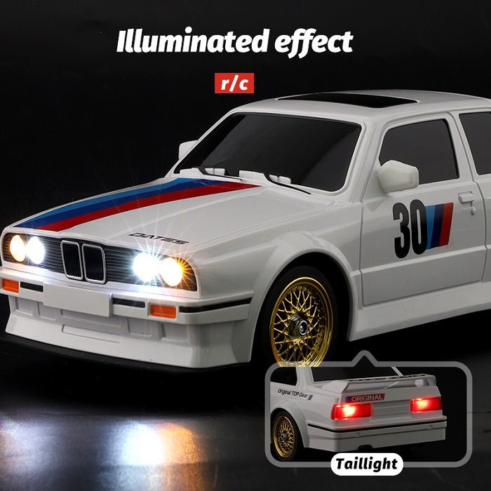 Uzaktan Kumandalı Drift Arabası Bmw E30 Işıklı 30 Km Hız Beyaz - Roket Oyuncak